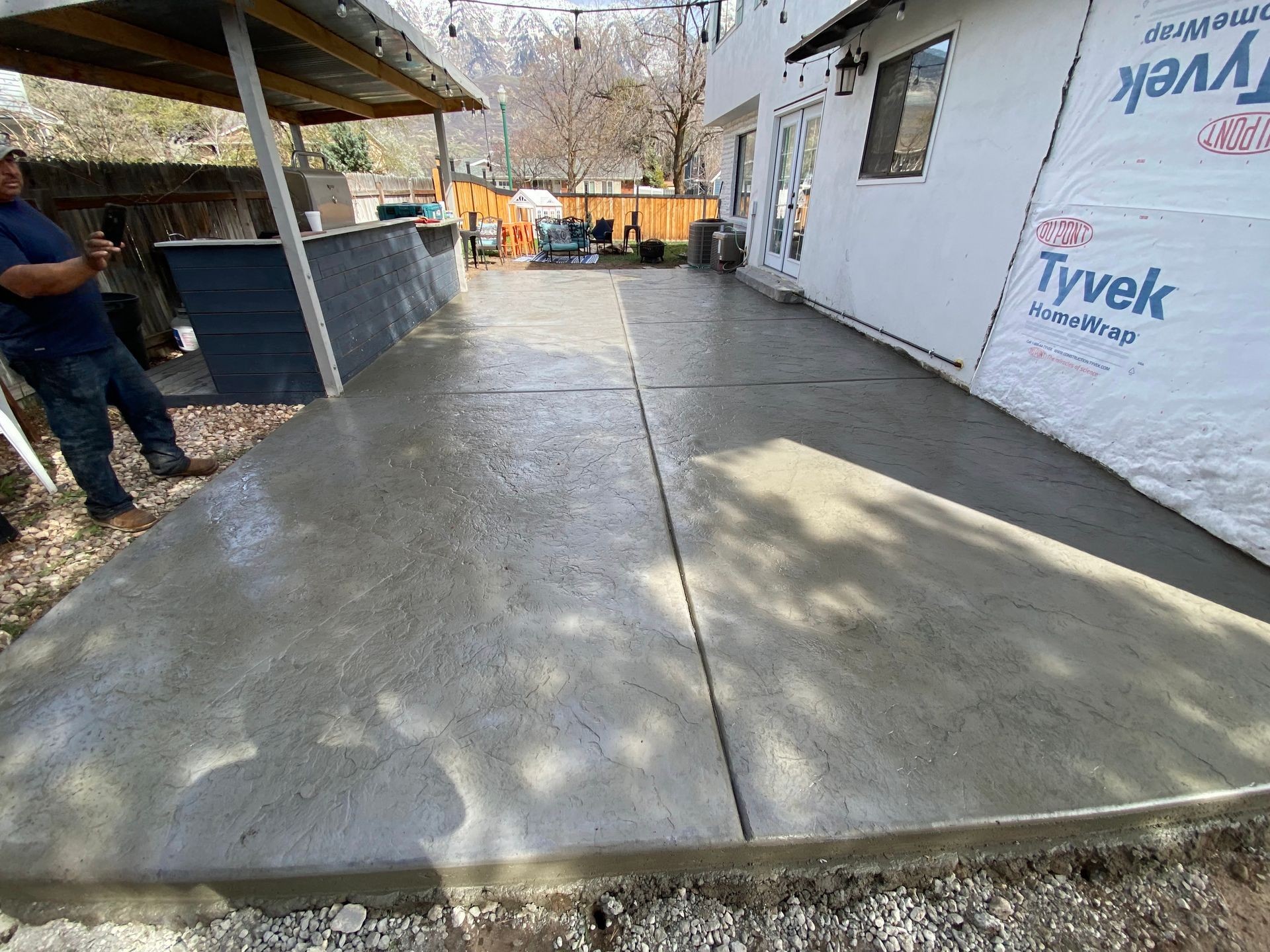 concrete backyard patio - Rubio Brother Concrete