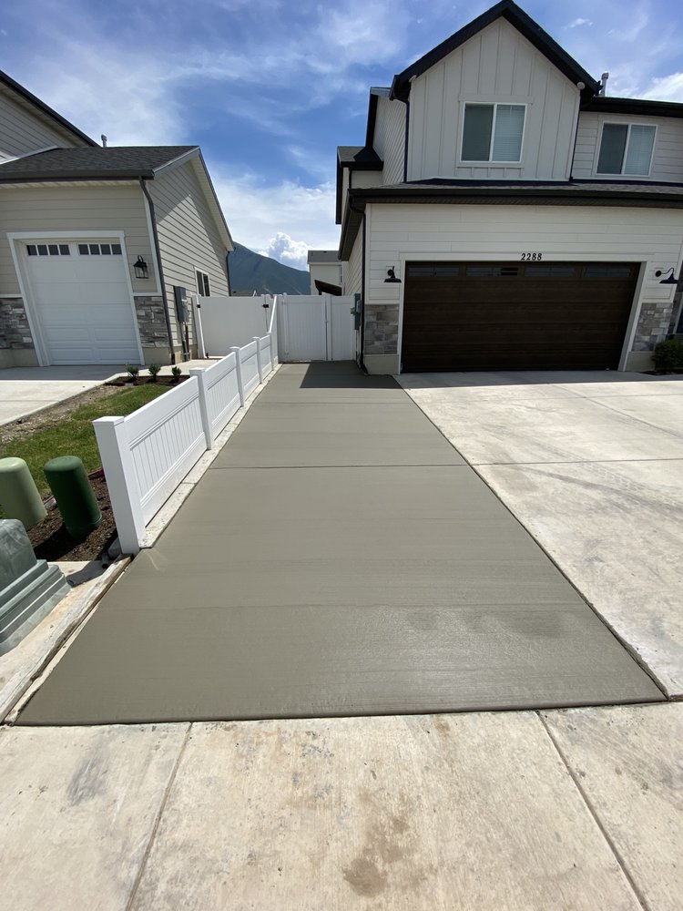 Concrete driveway in Pleasant Grove, UT